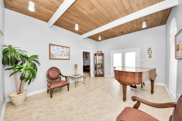 8302 Candlegreen Lane, Houston, TX 77071
