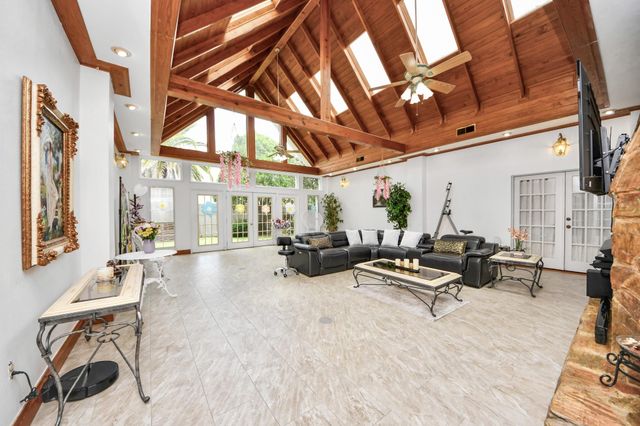 8302 Candlegreen Lane, Houston, TX 77071