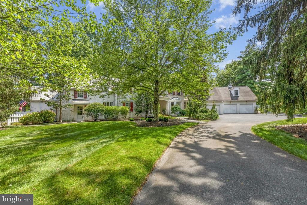 1676 FIELDVIEW LN, Bethlehem, PA 18015