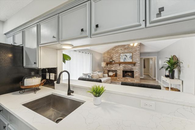 403 Colonial Drive, Friendswood, TX 77546