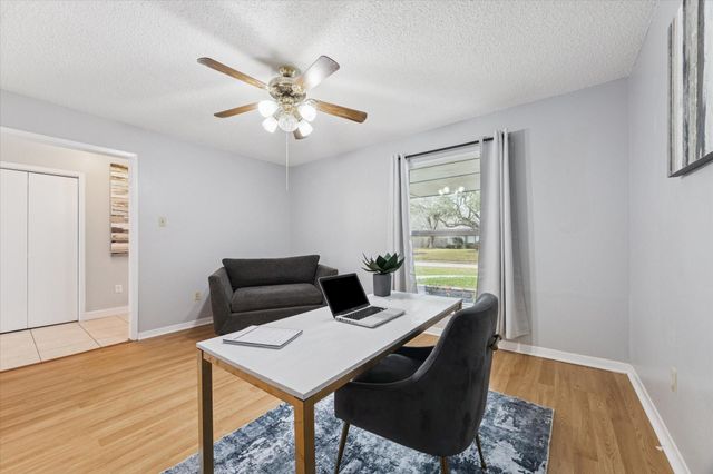 403 Colonial Drive, Friendswood, TX 77546