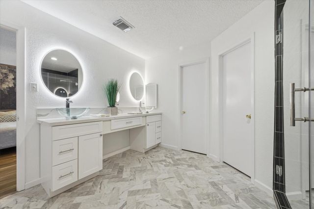 403 Colonial Drive, Friendswood, TX 77546