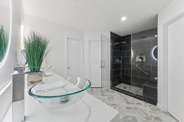 403 Colonial Drive, Friendswood, TX 77546