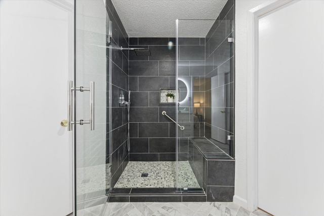 403 Colonial Drive, Friendswood, TX 77546