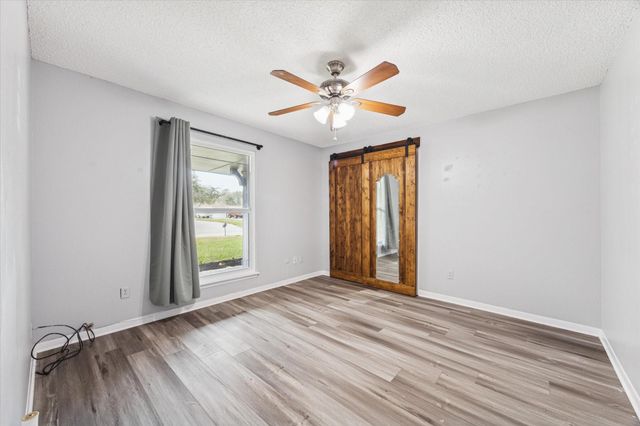 403 Colonial Drive, Friendswood, TX 77546