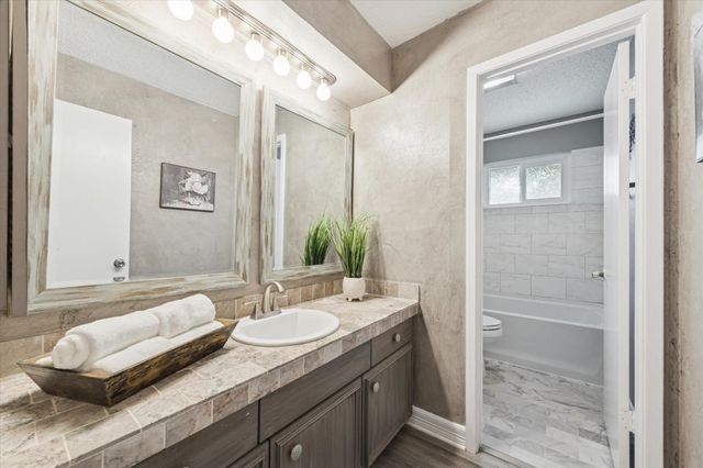 403 Colonial Drive, Friendswood, TX 77546