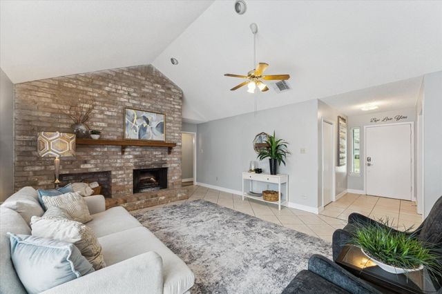 403 Colonial Drive, Friendswood, TX 77546