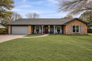 403 Colonial Drive, Friendswood, TX 77546