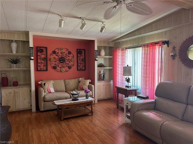 196 Palm Harbor DR, North Port, FL 34287