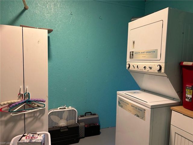 196 Palm Harbor DR, North Port, FL 34287