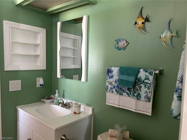 196 Palm Harbor DR, North Port, FL 34287