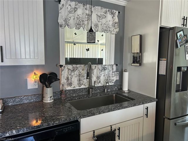 196 Palm Harbor DR, North Port, FL 34287