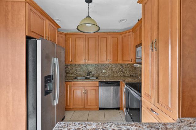 14621 LINCOLN Boulevard, Miami, FL 33176