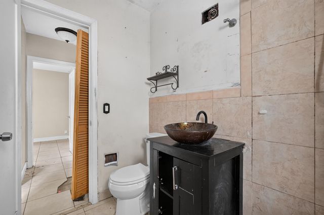 14621 LINCOLN Boulevard, Miami, FL 33176