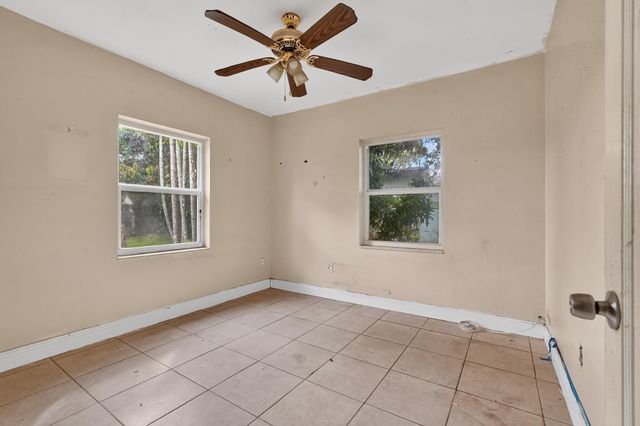 14621 LINCOLN Boulevard, Miami, FL 33176