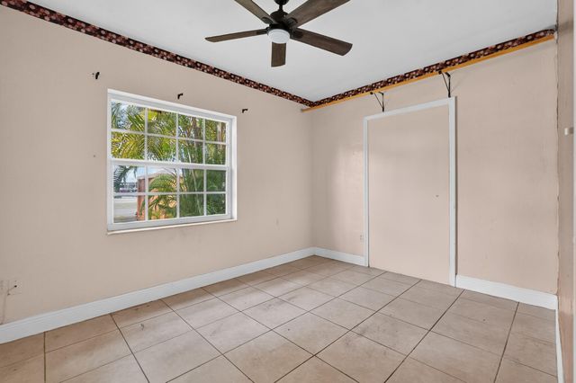 14621 LINCOLN Boulevard, Miami, FL 33176