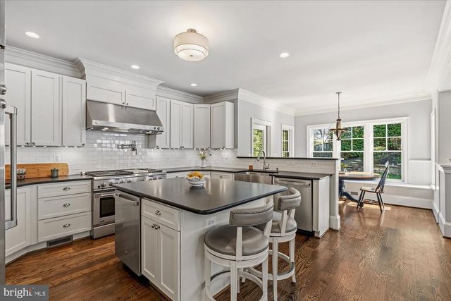 702 ENDERBY DR, Alexandria, VA 22302