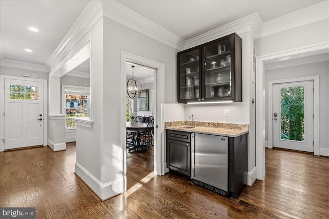 702 ENDERBY DR, Alexandria, VA 22302