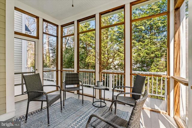 702 ENDERBY DR, Alexandria, VA 22302