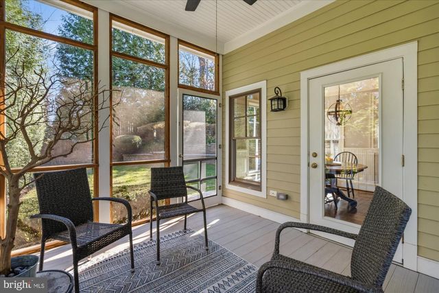 702 ENDERBY DR, Alexandria, VA 22302