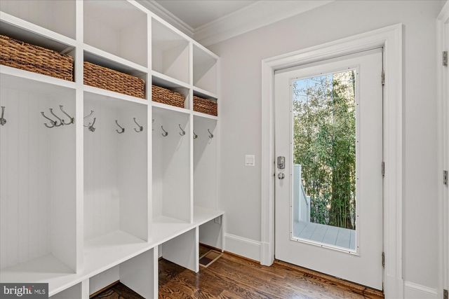 702 ENDERBY DR, Alexandria, VA 22302