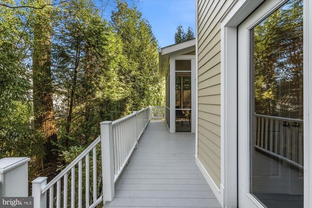 702 ENDERBY DR, Alexandria, VA 22302