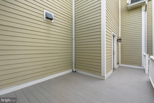 702 ENDERBY DR, Alexandria, VA 22302