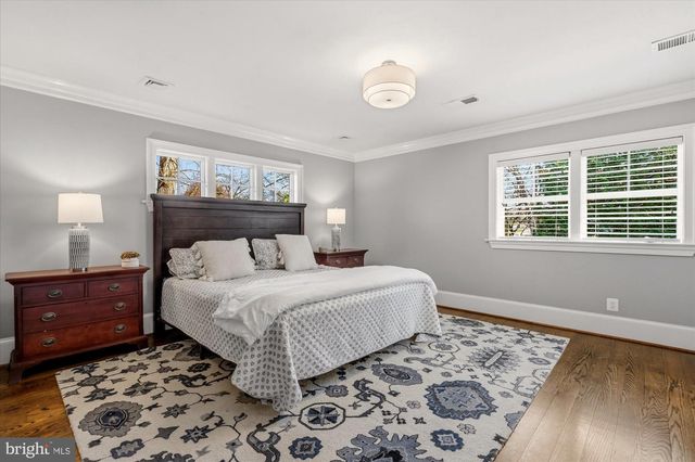 702 ENDERBY DR, Alexandria, VA 22302