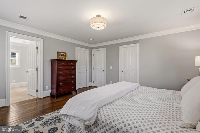 702 ENDERBY DR, Alexandria, VA 22302