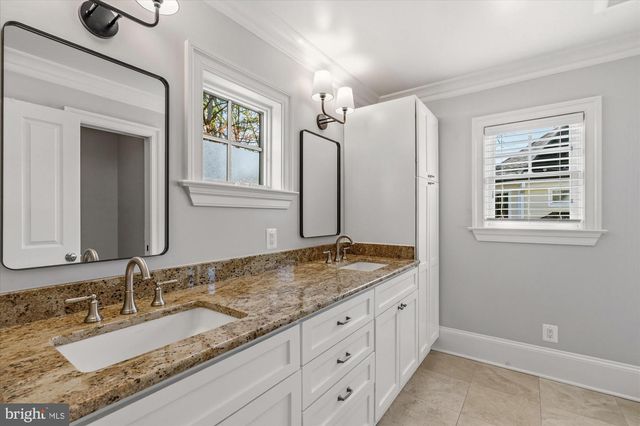 702 ENDERBY DR, Alexandria, VA 22302