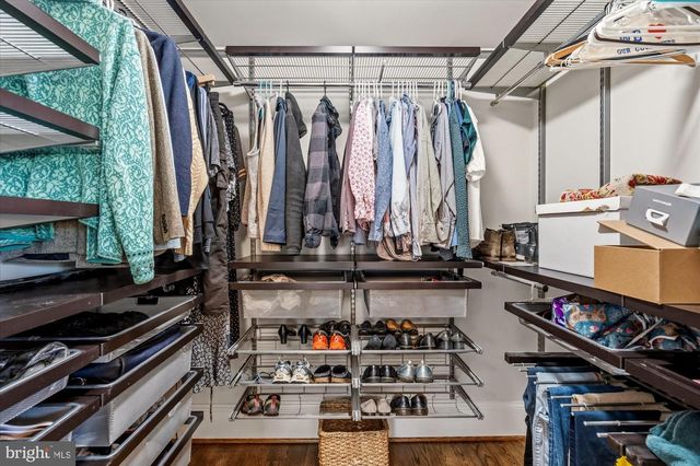 702 ENDERBY DR, Alexandria, VA 22302