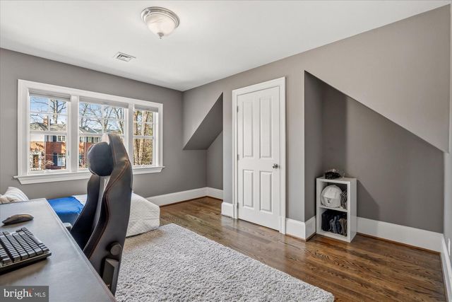 702 ENDERBY DR, Alexandria, VA 22302