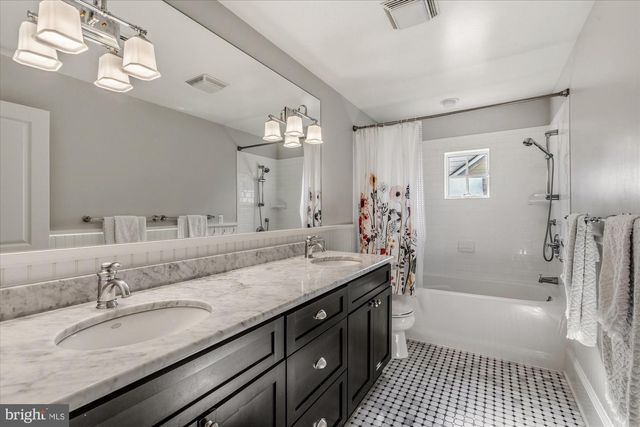 702 ENDERBY DR, Alexandria, VA 22302