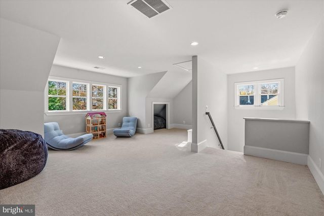 702 ENDERBY DR, Alexandria, VA 22302