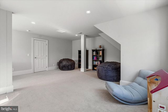 702 ENDERBY DR, Alexandria, VA 22302