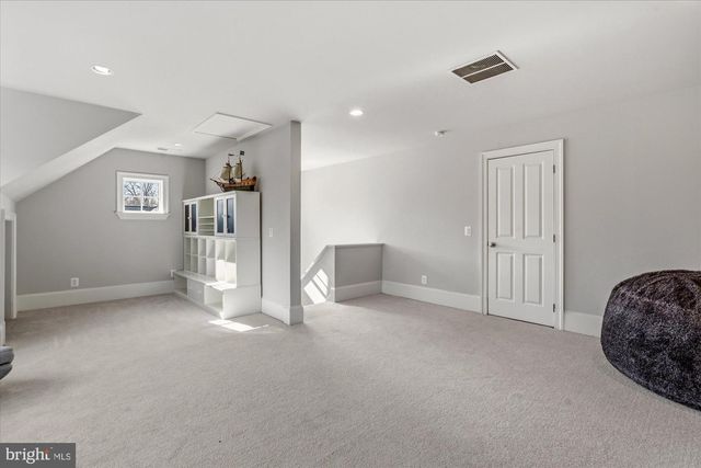 702 ENDERBY DR, Alexandria, VA 22302