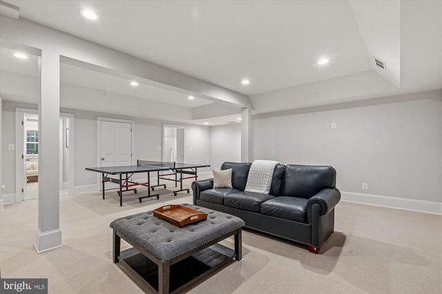 702 ENDERBY DR, Alexandria, VA 22302