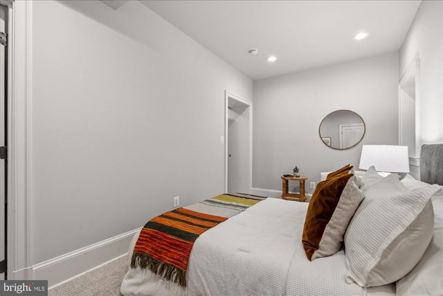 702 ENDERBY DR, Alexandria, VA 22302