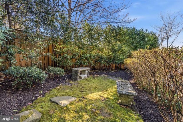 702 ENDERBY DR, Alexandria, VA 22302