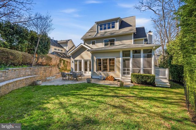 702 ENDERBY DR, Alexandria, VA 22302