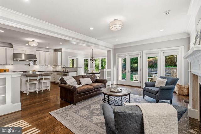 702 ENDERBY DR, Alexandria, VA 22302