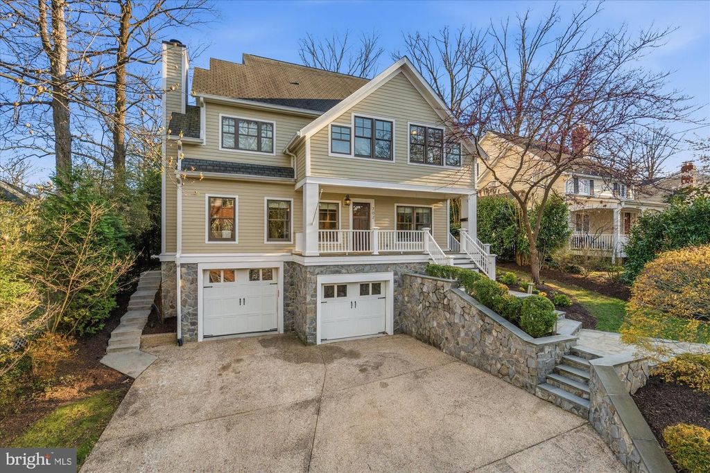 702 ENDERBY DR, Alexandria, VA 22302