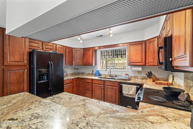 1305 Two Mile Circle E, Wilmington, NC 28405