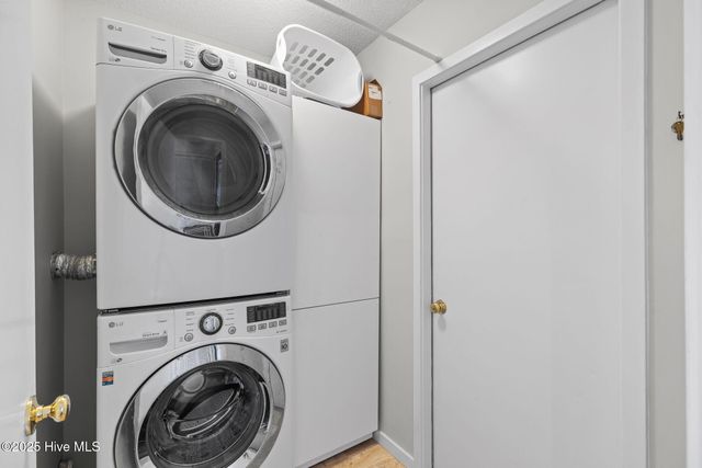 1305 Two Mile Circle E, Wilmington, NC 28405