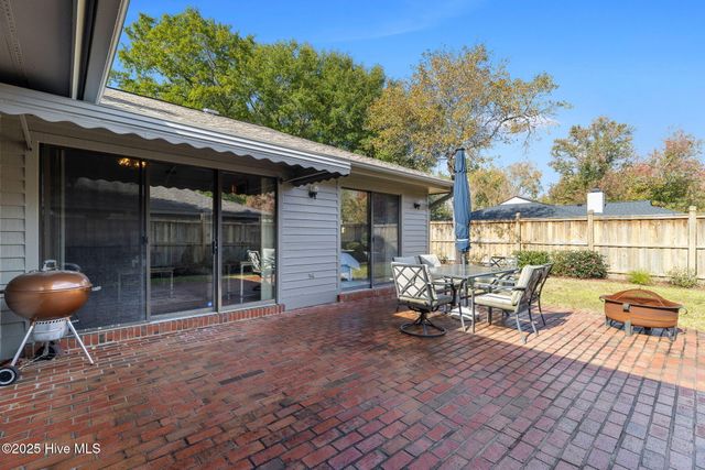 1305 Two Mile Circle E, Wilmington, NC 28405