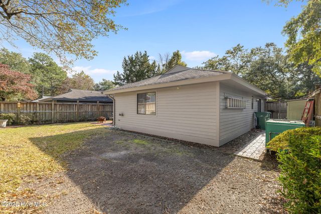 1305 Two Mile Circle E, Wilmington, NC 28405