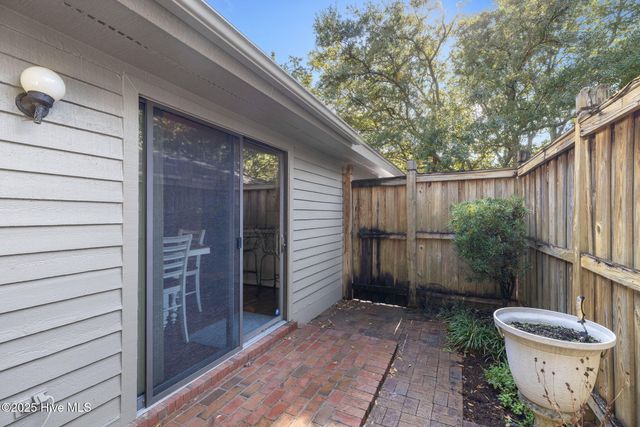 1305 Two Mile Circle E, Wilmington, NC 28405