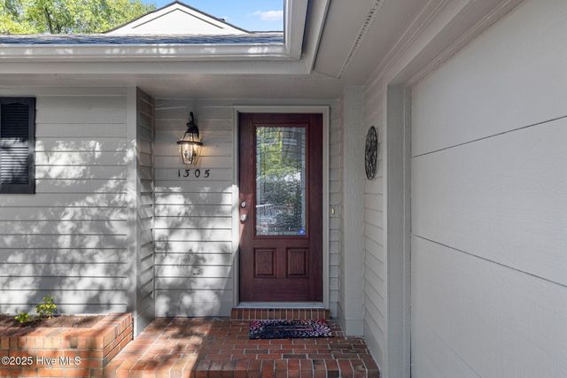 1305 Two Mile Circle E, Wilmington, NC 28405