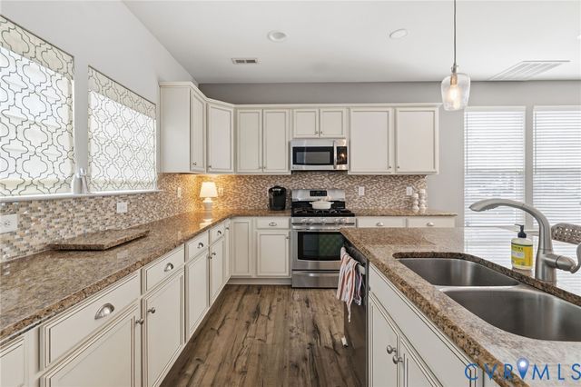 8018 Rutland Village Dr, Mechanicsville, VA 23116