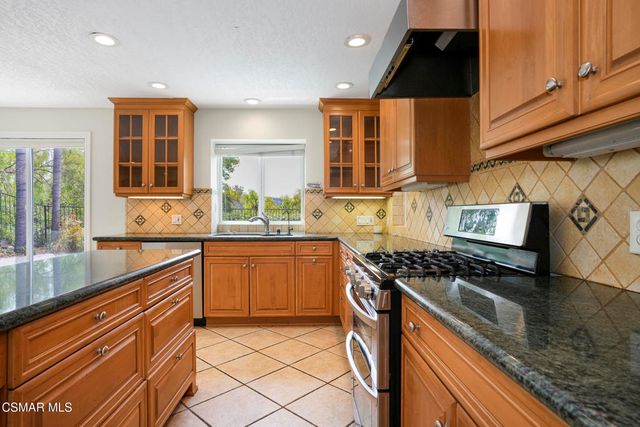 6626 Oak Forest Drive, Oak Park, CA 91377